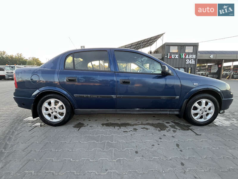Седан Opel Astra 2005 в Коломые
