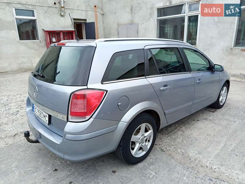 Універсал Opel Astra 2005 в Львові