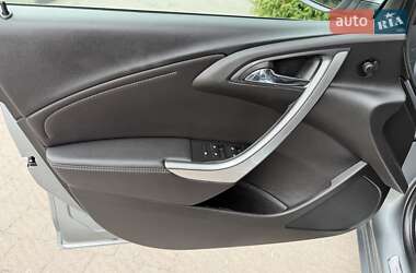 Хетчбек Opel Astra 2014 в 