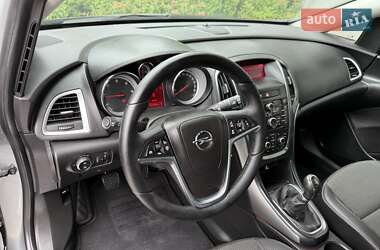 Хетчбек Opel Astra 2014 в 