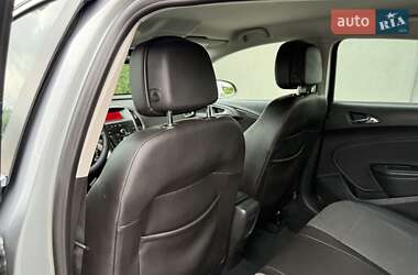 Хетчбек Opel Astra 2014 в 