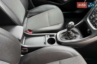 Хетчбек Opel Astra 2014 в 