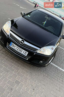 Седан Opel Astra 2008 в Южном