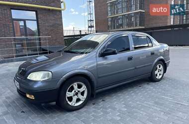 Седан Opel Astra 2006 в Полтаве