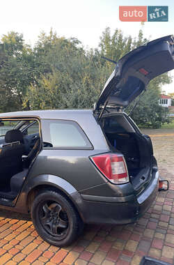 Универсал Opel Astra 2011 в 