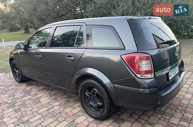 Универсал Opel Astra 2011 в Киеве