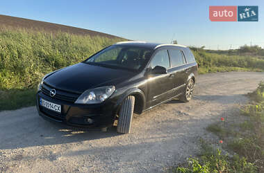 Універсал Opel Astra 2010 в Тернополі
