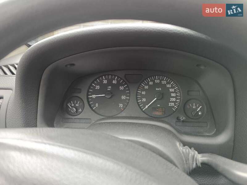 Седан Opel Astra 2007 в Дубні