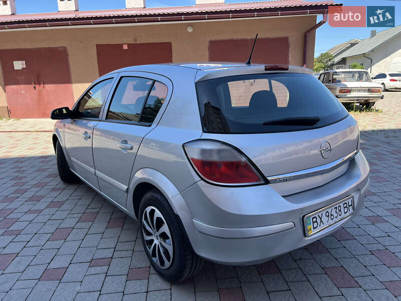 Хетчбек Opel Astra 2006 в Івано-Франківську