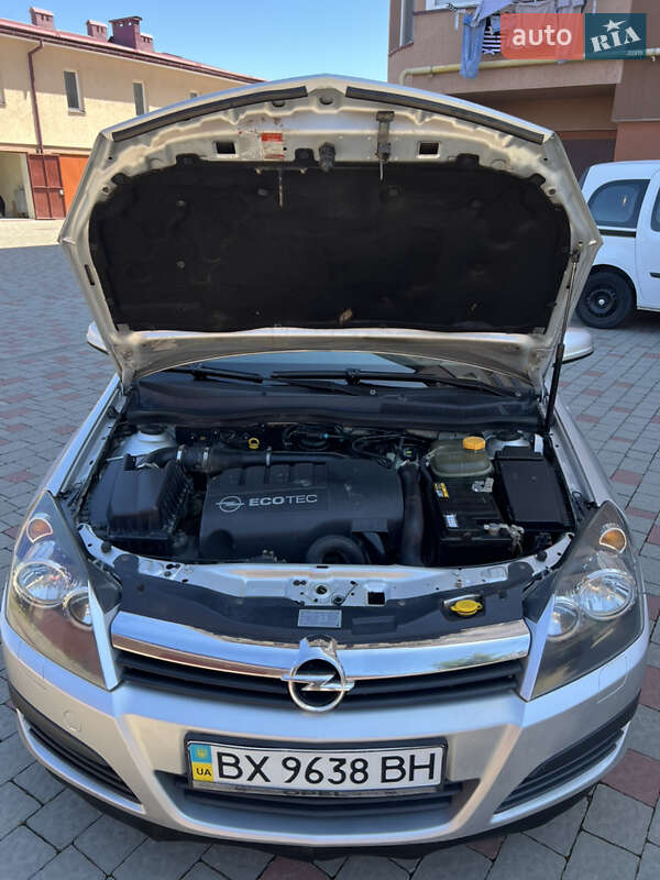 Хетчбек Opel Astra 2006 в Івано-Франківську