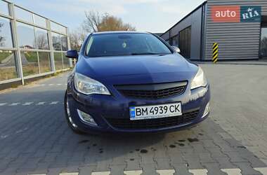 Хэтчбек Opel Astra 2011 в Ахтырке