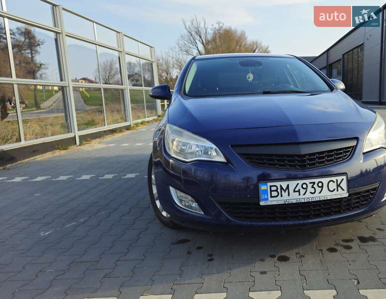 Opel Astra 2011