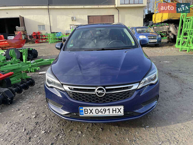 Универсал Opel Astra 2017 в Хмельницком