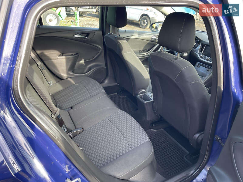 Универсал Opel Astra 2017 в Хмельницком