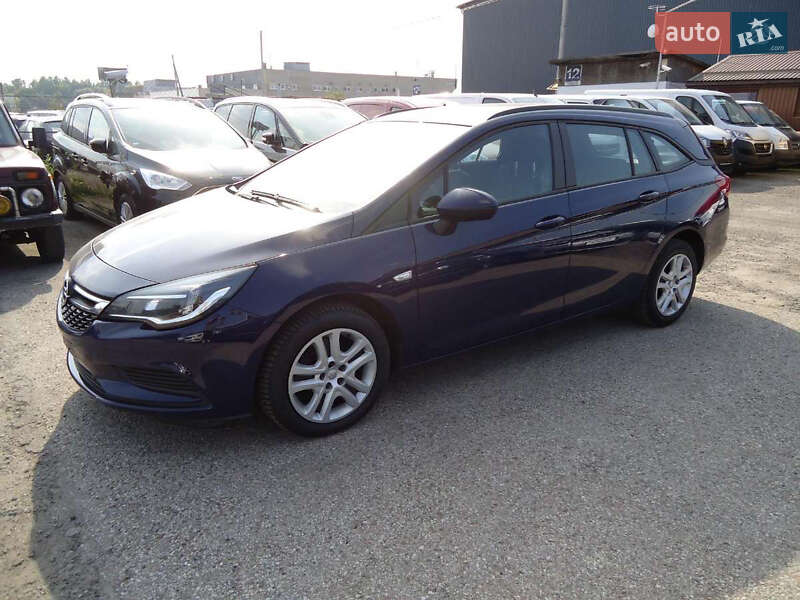 Универсал Opel Astra 2017 в Хмельницком