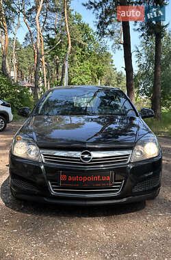 Хетчбек Opel Astra 2012 в Білогородці