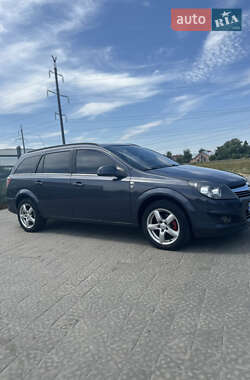 Универсал Opel Astra 2010 в Львове