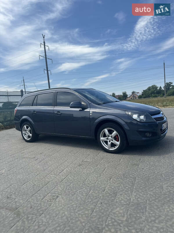 Opel Astra 2010