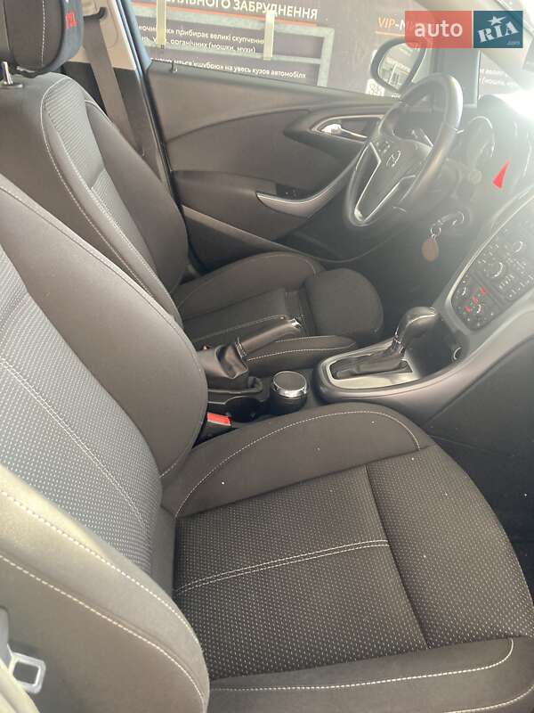 Універсал Opel Astra 2013 в Миколаєві