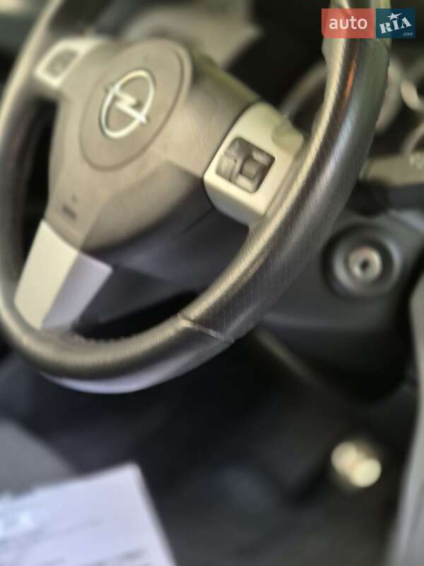 Универсал Opel Astra 2008 в Черкассах