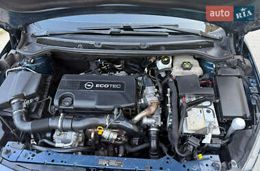 Универсал Opel Astra 2010 в 