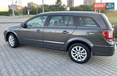 Универсал Opel Astra 2010 в 