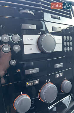 Универсал Opel Astra 2010 в 