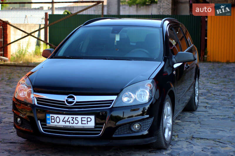 Универсал Opel Astra 2008 в Кременце