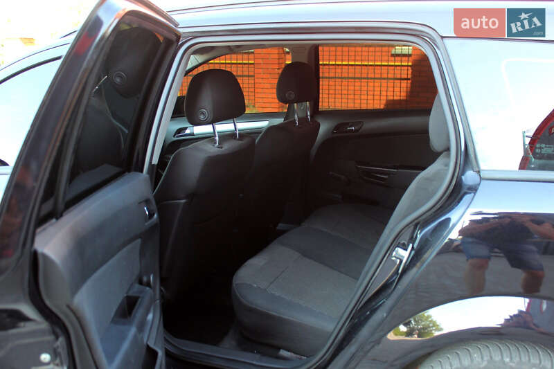 Универсал Opel Astra 2008 в Кременце