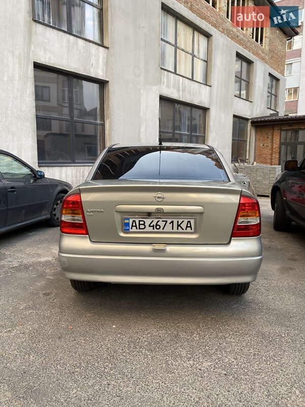 Седан Opel Astra 2006 в Виннице