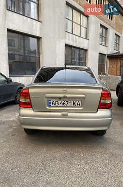 Седан Opel Astra 2006 в 