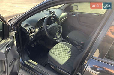 Седан Opel Astra 2006 в 