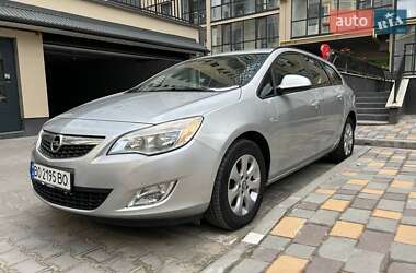 Универсал Opel Astra 2011 в Тернополе