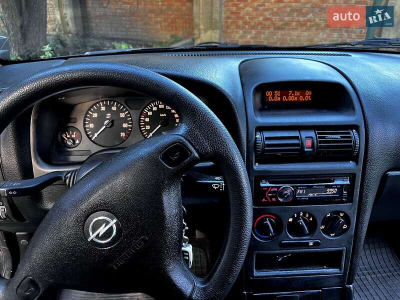 Седан Opel Astra 2008 в Полтаві