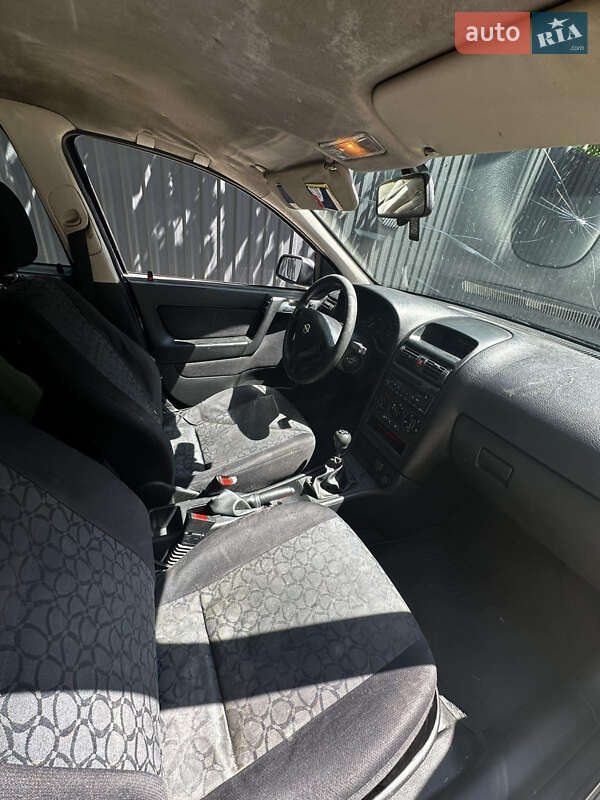Универсал Opel Astra 2000 в Тячеве