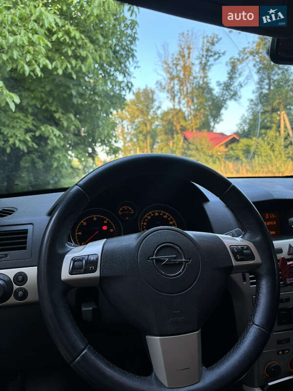 Универсал Opel Astra 2007 в Ивано-Франковске