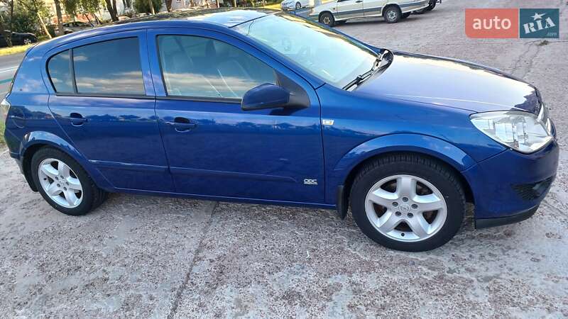 Хэтчбек Opel Astra 2007 в Чернигове