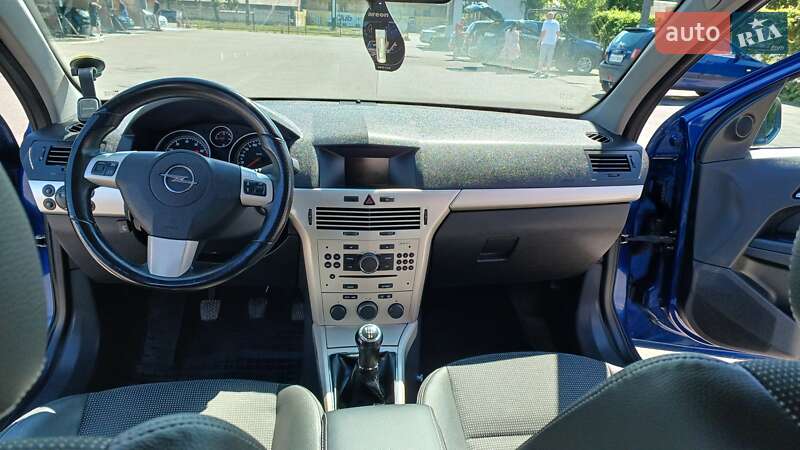 Хэтчбек Opel Astra 2007 в Чернигове