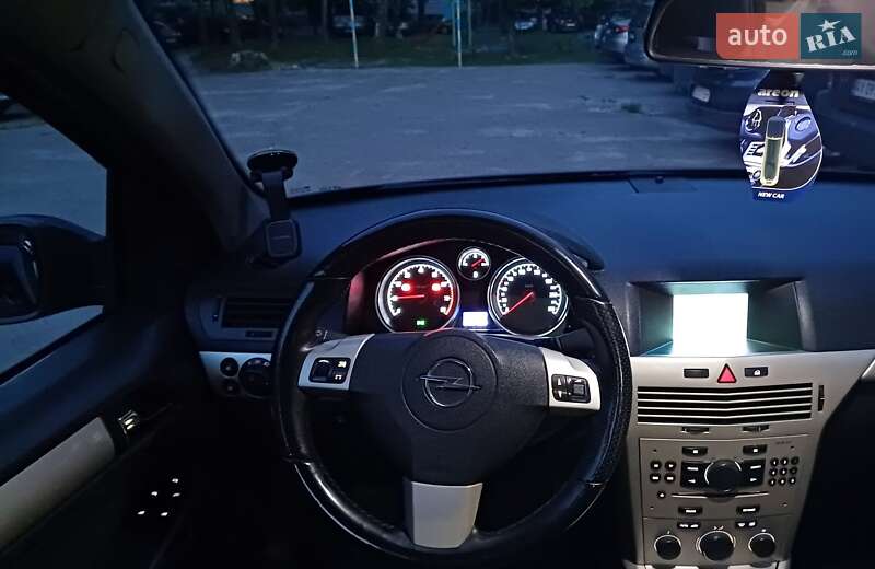 Хэтчбек Opel Astra 2007 в Чернигове