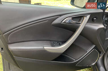 Универсал Opel Astra 2012 в 