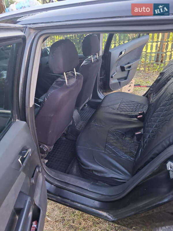 Купе Opel Astra 2005 в Львове