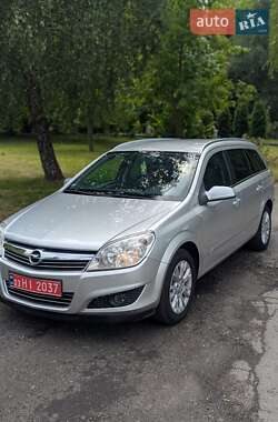 Универсал Opel Astra 2009 в Ровно