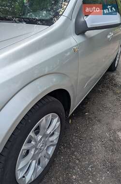 Универсал Opel Astra 2009 в 