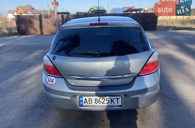 Хэтчбек Opel Astra 2004 в 