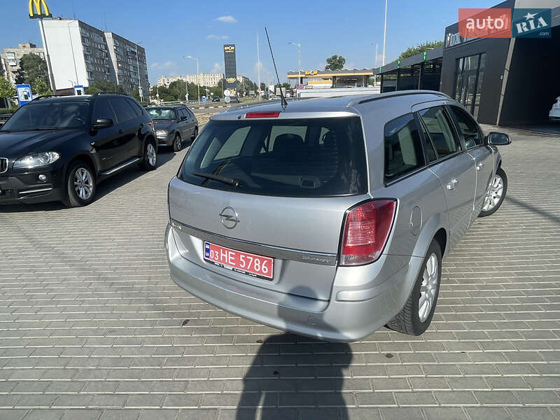 Універсал Opel Astra 2004 в Олександрії