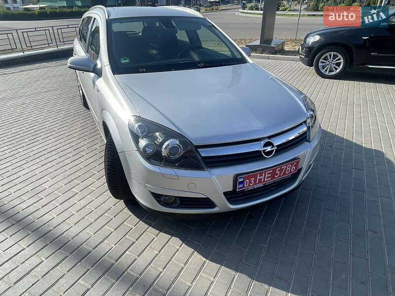 Універсал Opel Astra 2004 в Олександрії