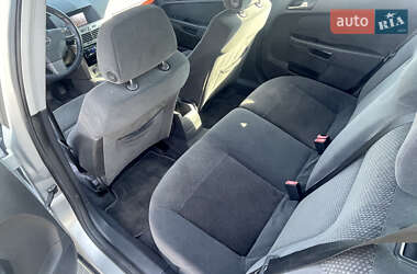 Универсал Opel Astra 2004 в 