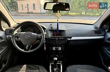 Универсал Opel Astra 2010 в 