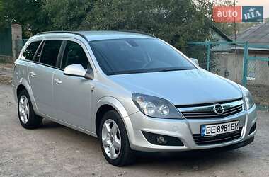 Универсал Opel Astra 2010 в Первомайске