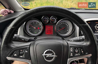 Универсал Opel Astra 2012 в 